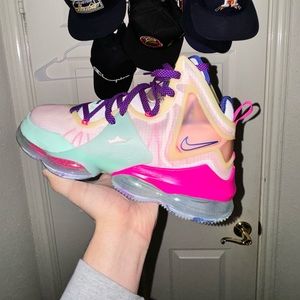 LEBRON 19 VALENTINES DAY